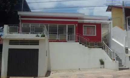 Casa com 3 dormitórios à venda, 250 m² por R$ 650.000,00 - Vila Santana - Valinhos/SP