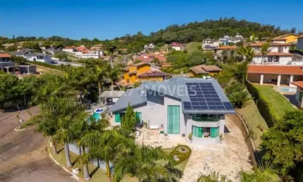 Imponente casa de condomínio à venda em vinhedo-sp, bairro santa cândida: 4 quartos, 3 suítes, 3 salas, 5 banheiros, 5 vagas, 436,84m².