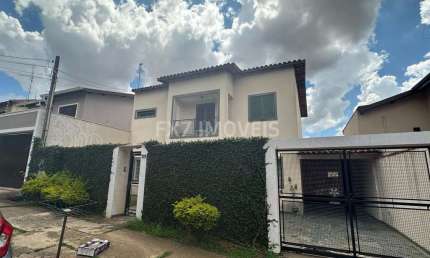 Casa no Nova Campinas que estuda 2 apartamentos na troca