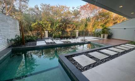 Casa de Condomínio à Venda em Campinas-SP, no Swiss Park: 3 Quartos, 3 Suítes, 3 Salas, 5 Banheiros, 4 Vagas, 240m².