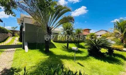 Casa no alphaville campinas com 2 suítes no piso térreo e 2 quartos no piso superior.
