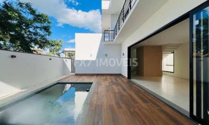 Imóvel de alto padrão: Casa de condomínio à venda em Campinas-SP, bairro Loteamento Parque dos Alecrins, 3 quartos, 3 suítes, 3 salas, 5 banheiros, 4 vagas de garagem, 325m². Venha conferir!
