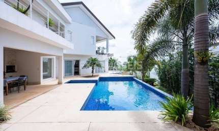Luxuosa Casa de Condomínio à Venda em Campinas-SP  4 Quartos, 4 Suítes, 8 Banheiros e 8 Vagas  608m²  Bairro Mont Blanc Residence