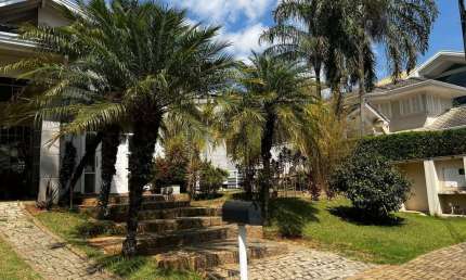 Luxuosa casa de condomínio à venda em Valinhos-SP, no Residencial Fazenda São José: 4 quartos, 4 suítes, 3 salas, 5 banheiros, 4 vagas, 345m².