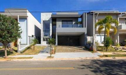 Casa de Condomínio de Luxo no Swiss Park em Campinas-SP: 3 Quartos, 3 Suítes, 3 Salas, 5 Banheiros, 4 Vagas de Garagem, 280m² de Área.