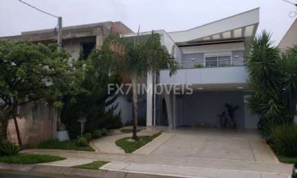 Casa no Swiss Park com fundo para a mata preservada em terreno de maior metragem