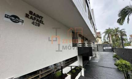 Cobertura Duplex reformada com piscina privativa em Caiobá