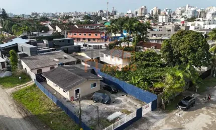 Terreno à venda na Rua Tomazina, Caiobá, Matinhos
