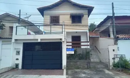 Sobrado fora de Condomínio em Vargem Grande Paulista