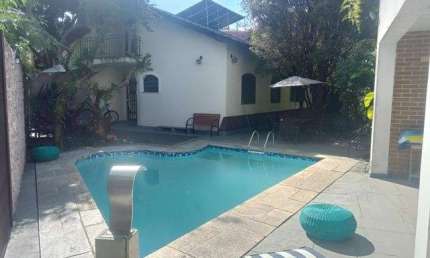 Casa com 3 quartos para alugar na Rua Damasco, Granja Viana, Cotia