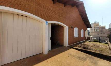 Casa para aluguel, 3 quartos, 1 suíte, 4 vagas, Centro - Piracicaba/SP
