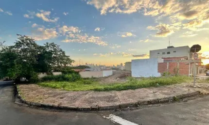 Terreno à venda no Jardim Brasília, Piracicaba 