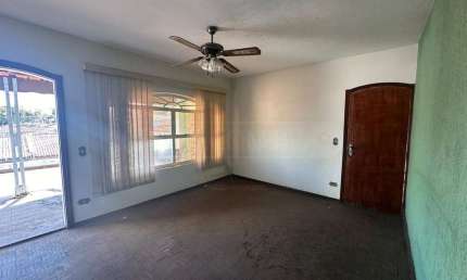 Salão à venda, 3 quartos, Santa Terezinha - Piracicaba/SP