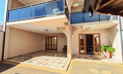 Casa à venda, 3 quartos, 1 suíte, Centro - Rio das Pedras/SP