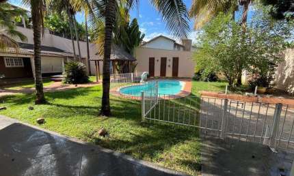 Casa para aluguel, 5 quartos, 2 suítes, 4 vagas, Centro - Piracicaba/SP