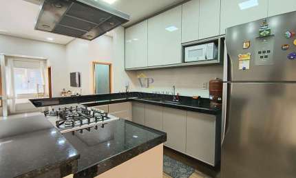 Casa para Venda em Atibaia, Nova Atibaia, 2 dormitórios, 2 suítes, 3 banheiros, 3 vagas