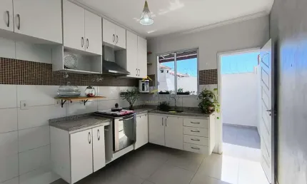 Casa para Venda em Atibaia, Nova Atibaia, 2 dormitórios, 2 banheiros, 2 vagas