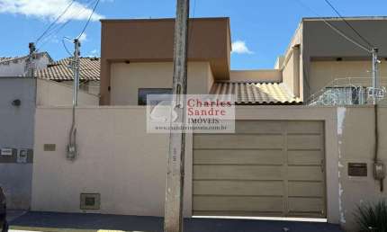 Casa para Venda em Senador Canedo, Residencial Paraíso, 4 dormitórios, 1 suíte, 2 banheiros, 2 vagas
