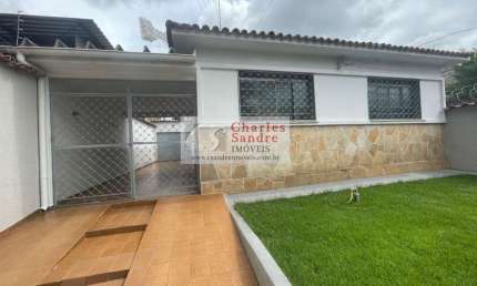 Casa para Venda em Goiânia, Setor Central, 2 dormitórios, 1 suíte, 4 banheiros, 5 vagas