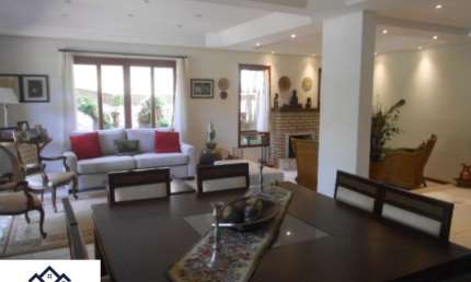 CASA DE 4 SUITES (2 COM CLOSET), SALA 3 AMBIENTES, CHURRASQUEIRA, PISCINA E 4 VAGAS