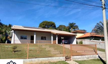 CASA COM 3 SUITES, SALAS E COZINHA CONJUGADAS, PISCINA E 2 VAGAS COBERTAS NO PARQUE SÃO GABRIEL