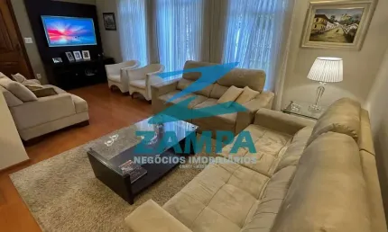 CASA ASSOBRADADA COM 3 QUARTOS PLANEJADOS (1 SUITE C/ VARANDA), ESPAÇO GOURMET COMPLETO E PISCINA