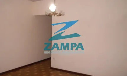 Casa térrea com 3 quartos, edícula, 2 vagas cobertas e quintal grande na vl joana