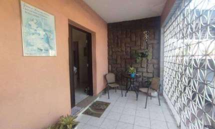 Casa para venda possui 200 metros quadrados com 3 quartos em Álvaro Weyne - Fortaleza - Ceará
