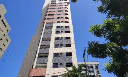 Belíssimo apartamento à venda no Meireles com 3 quartos e duas vagas.