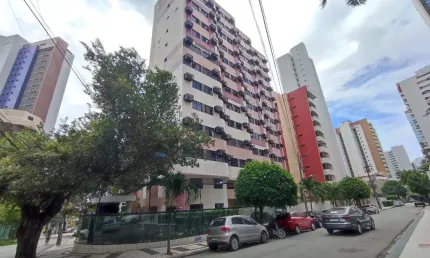 Apartamento à venda no meireles com toda mobília inclusa à poços metros da avenida beira mar.