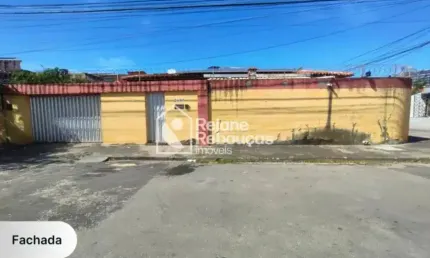 Casa à venda na parquelândia com bastante terreno livre 479 metros de área total.