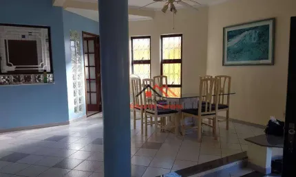 Casa com 5 dormitórios à venda, 234 m² por R$ 1.100.000,00 - Jardim Capricórnio - Caraguatatuba/SP