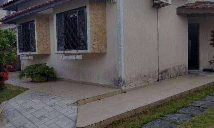 Casa com 2 dormitórios à venda, 126 m² por R$ 870.000,00 - Jardim Britânia - Caraguatatuba/SP
