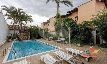 Casa com 3 dormitórios à venda, 179 m² a poucos metros da praia em Caraguatatuba/SP