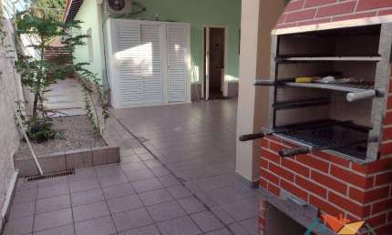Casa com 3 dormitórios, 166 m² - venda por R$ 1.600.000 ou aluguel por R$ 5.000/mês - Centro - Caraguatatuba/SP