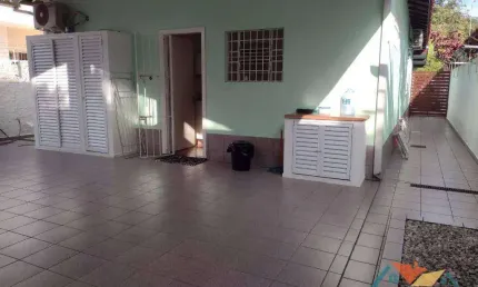 3 CASAS com 2 dormitórios (cada)  à venda, 317 m² por R$ 2.500.000 - Centro - Caraguatatuba/SP