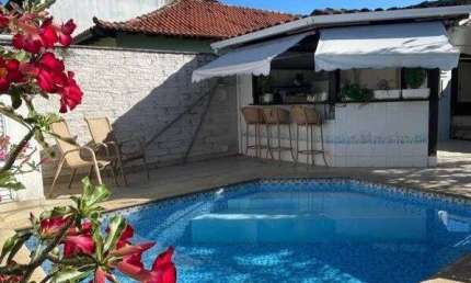 Casa linear vazia  à venda em Piratininga - Niterói- Rio de janeiro