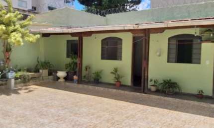 Casa com 3 quartos à venda na Rua Luiz Furtado Filho, Letícia, Belo Horizonte por R$ 900.000
