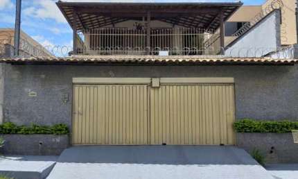 Casa com 4 quartos à venda na Rua Miquelina Dias Menezes, Parque Xangri-Lá, Contagem por R$ 700.000
