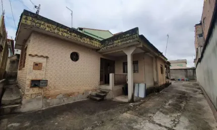 Casa com 3 quartos à venda na Rua Anhembi, Piratininga (Venda Nova), Belo Horizonte por R$ 360.000