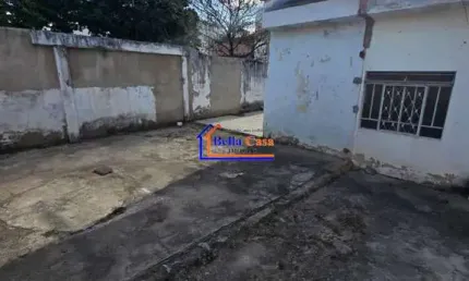Casa com 2 quartos à venda na Rua Taubaté, Piratininga (Venda Nova), Belo Horizonte por R$ 320.000
