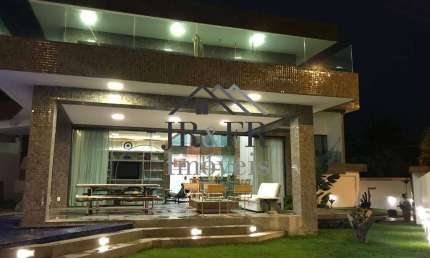 Luxuosa casa em Vilas do Atlântico, com segurança armada.