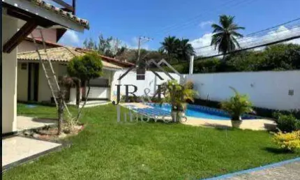 Linda casa com 542m² a.t. e 380m² a.c. a 30m da praia de Itapuã