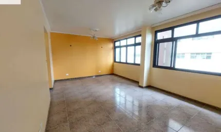 Aluga-se imóvel no José Menino com 3 dormitórios, sendo uma suíte com duas vagas de garagem