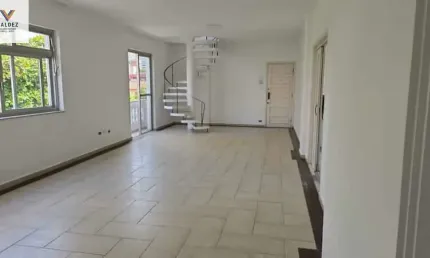 Vende-se apartamento de 5 dormitórios/ Garagem Fechada/ Uma quadras da praia/ Embaré/ Santos