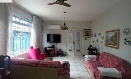 Vende-se sobrado de 3 dormitórios/ Ponta Da Praia/ Santos/SP
