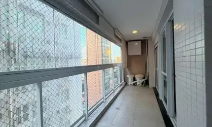 Vende-se apartamento no Gonzaga de 2 dorm/3 wc/sala com sacada/cozinha/banheiro