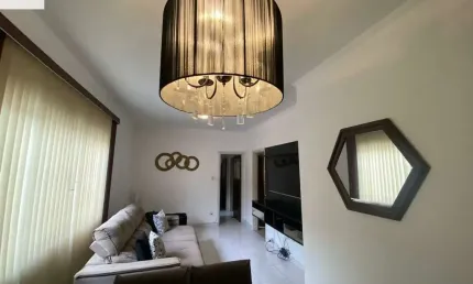 Aluga-se apartamento de 2 dormitórios/ 1 suite/ Garagem Fechada / Embaré / Santos