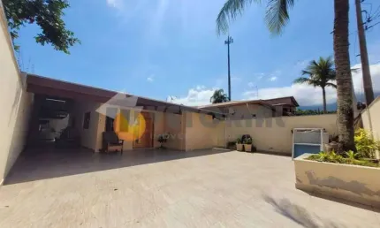 Casa à venda em Caraguatatuba, Getuba, com 3 quartos, 160m²