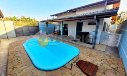 Casa com 3 quartos, 132m², à venda em Caraguatatuba, Massaguaçu